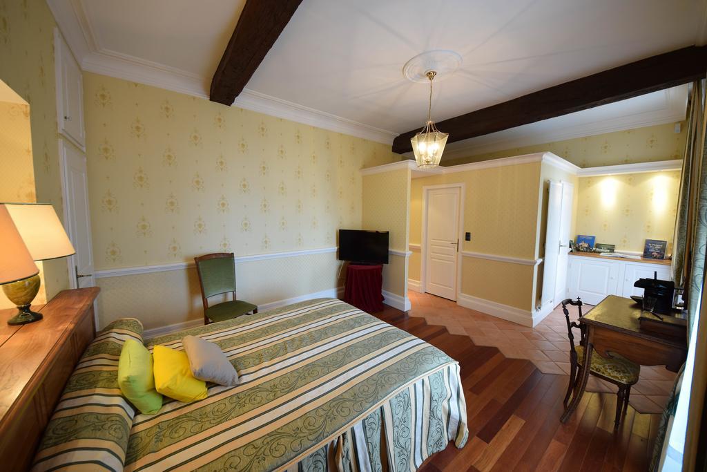 Bed and Breakfast Domaine De La Rocque à Liorac-sur-Louyre Extérieur photo